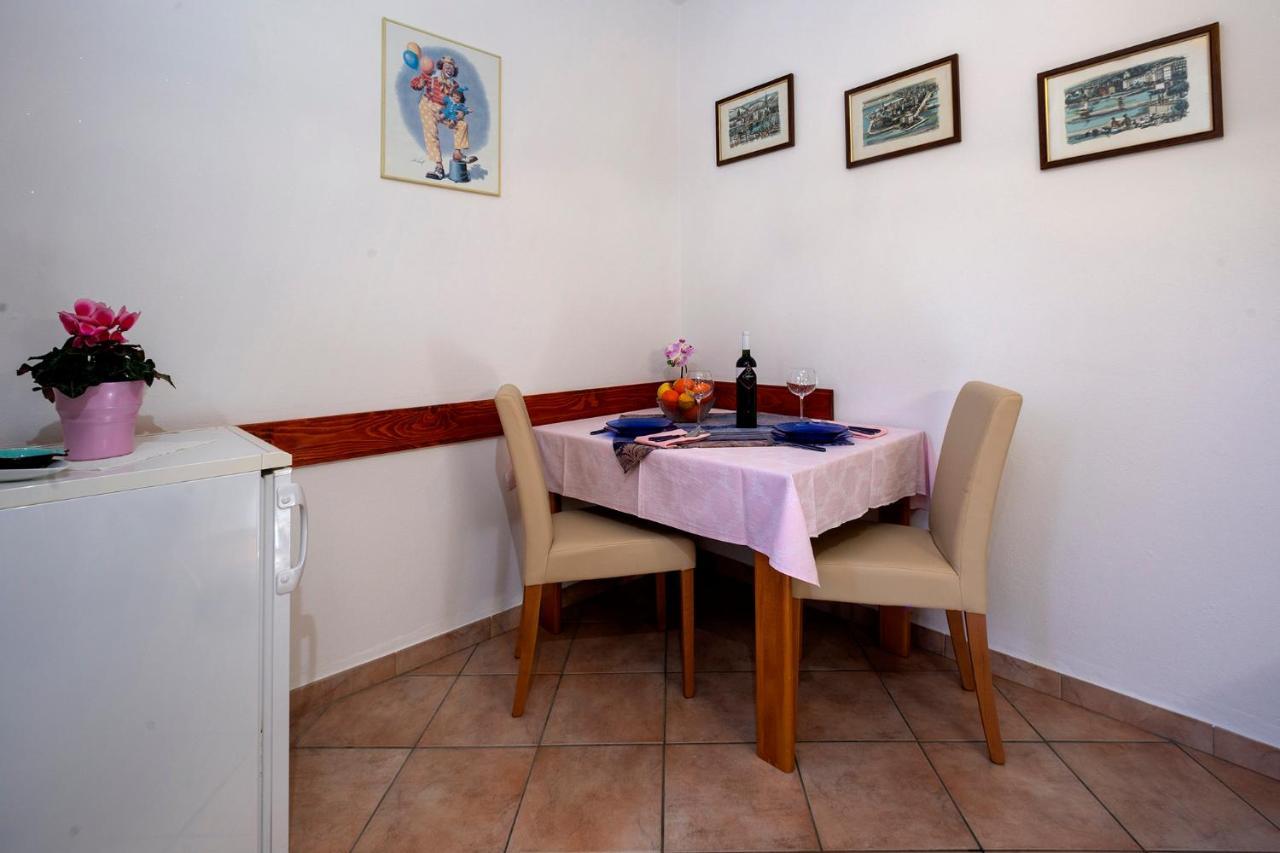 Apartman Ornela Porec Esterno foto